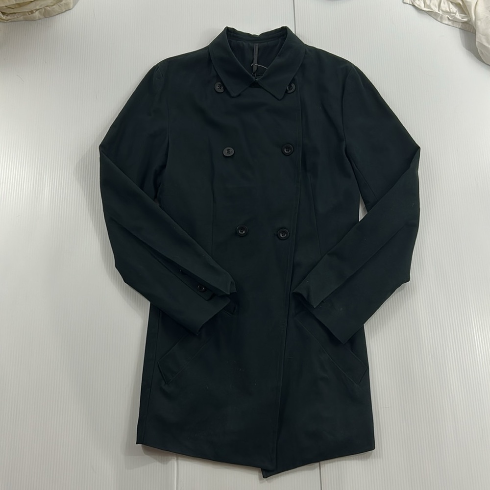 445. Elegant Women's Black Double-Breasted Trench Coat (M)